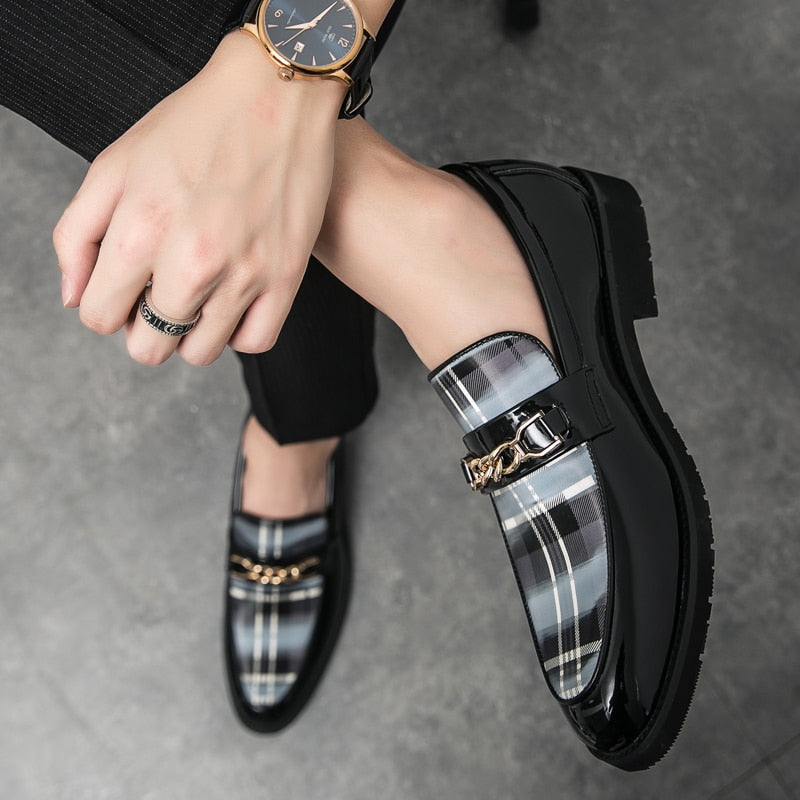 Italian  Luxury Leather Shoes for Men  Loafers  Casual Men Shoes Slip-on British Style Striped Soft  Shoes Moccasins New Product