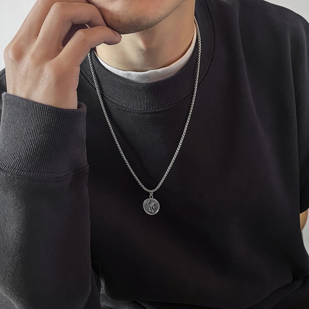 New Geometric Alien Retro Round Card Pendant Necklace Fashion All-Match Sweater Chain For Men